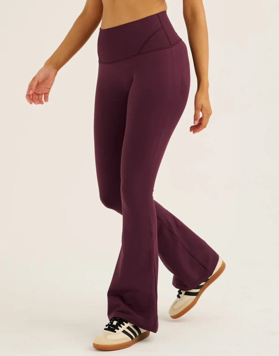 Pulse Invisible Scrunch Flare Leggings – Blackberry