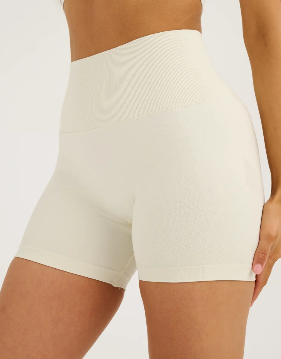 Pulse Invisible Scrunch Shorts - Onyx - Image 3